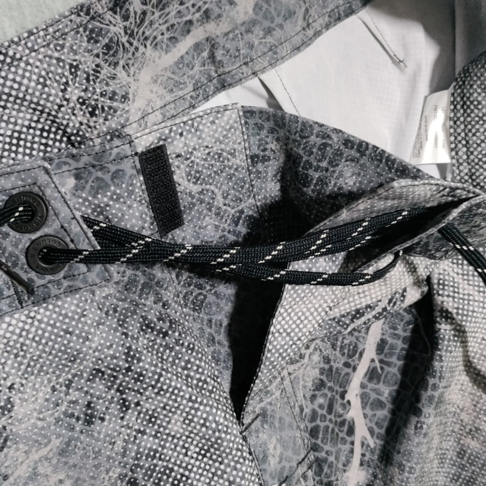 Columbia PFG Offshore II Board Shorts Mens 38 Realtree Mako Gray Black 9" Inseam - Picture 6 of 12